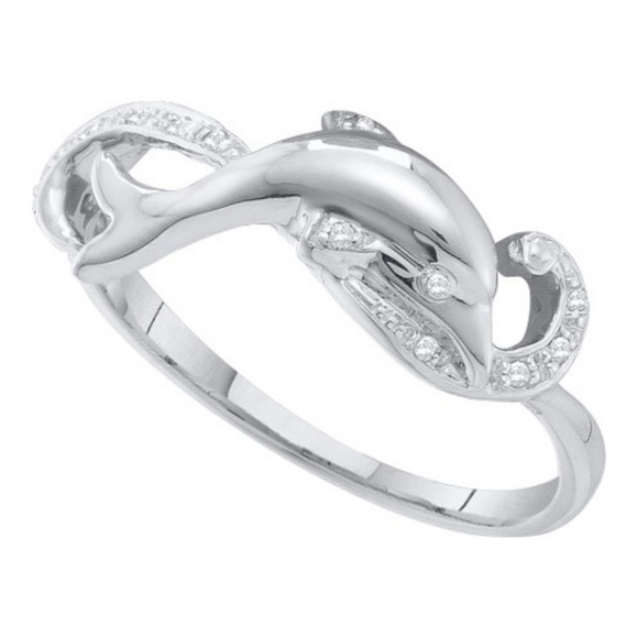 10k White Gold Round Diamond ring - Picture 1 of 1